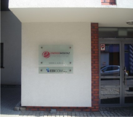 Szklana tablica firmowa